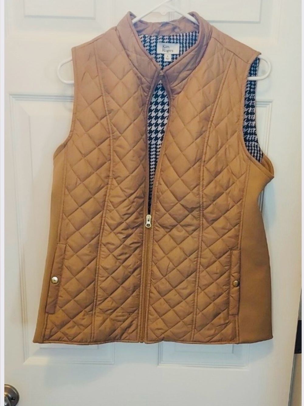 #3354**Kim Rogers Quilted Camel/Tan Sleeveless Zip Vest